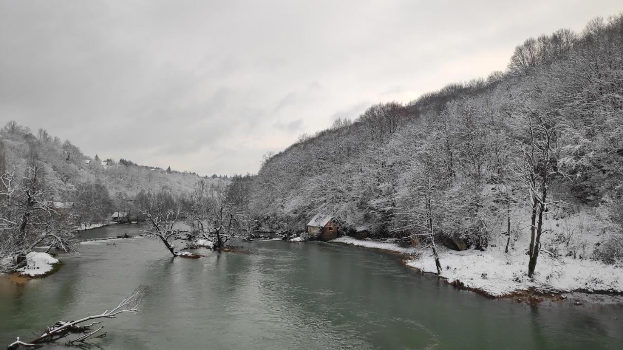 Smaragd River Near Rastoke & Plitvice Lakes Slunj Exterior foto